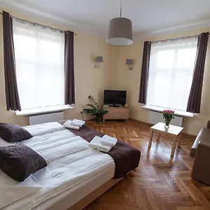 Place 4 Cracovia